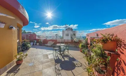 Cobertura duplex de 3 dormitórios sendo 2 suítes com 1 vaga de garagem à venda no bairro Teresópolis em Porto Alegre próximo ao Bourbon Teresópolis