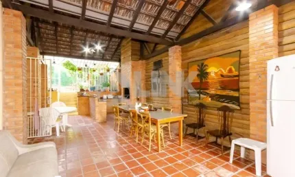 Casa de 4 quartos com 2 vagas à venda no bairro Petrópolis em Porto Alegre