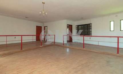 Casa de 3 quartos com 2 vagas à venda no bairro Chácara das Pedras em Porto Alegre