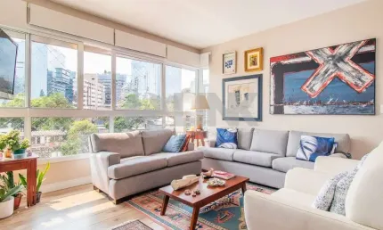 Apartamento de 3 quartos com 2 vagas à venda no bairro Petrópolis em Porto Alegre