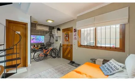 Casa em condomínio de 2 quartos com 1 vaga à venda no bairro Partenon em Porto Alegre