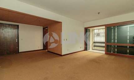 Apartamento de 3 quartos com 1 vaga à venda no bairro Moinhos de Vento em Porto Alegre