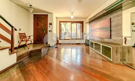 Casa de 3 quartos com 3 suítes e 2 vagas à venda no bairro menino deus em porto alegre