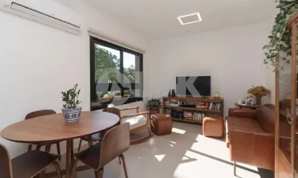 Apartamento mobiliado de 2 quartos com 2 vagas à venda no bairro Higienópolis em Porto Alegre