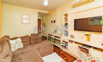 Apartamento de 4 quartos com 1 vaga à venda no bairro Passo da Areia em Porto Alegre
