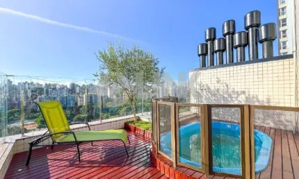Cobertura mobiliada de 3 quartos com 4 vagas à venda no bairro Petrópolis em Porto Alegre