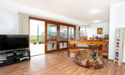 Cobertura de 4 quartos com 2 vagas à venda no bairro Higienópolis em Porto Alegre