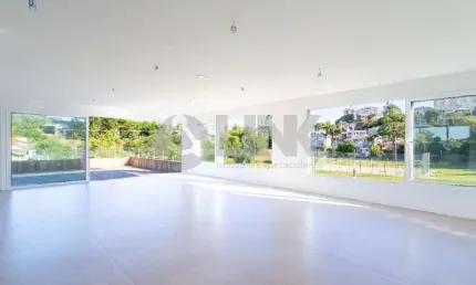 Cobertura duplex com 3 quartos 3 suítes e 4 vagas à venda no bairro Três Figueiras em Porto Alegre