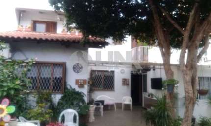 Casa de 3 quartos à venda no bairro Passo da Areia em Porto Alegre