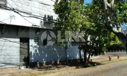 Apartamento de 1 quarto estilo JK à venda no bairro Passo da Areia em Porto Alegre