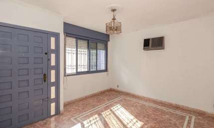 Casa com 3 quartos à venda na Avenida Professor Paula Soares, 416, Jardim Itu Sabará, Porto Alegre por R$ 637.900