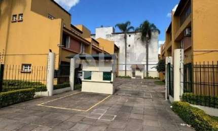 Casa de 3 quartos com 2 vagas à venda no bairro Menino Deus em Porto Alegre