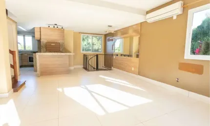 Casa em condomínio fechado com 3 quartos à venda na rua vicenza, 20, mário quintana, porto alegre por r$ 595.000