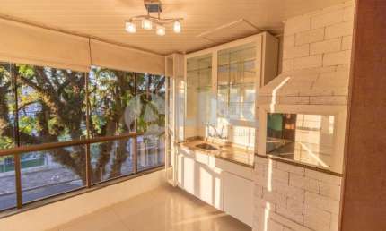Apartamento de 2 quartos com 2 vagas à venda no bairro Vila Ipiranga em Porto Alegre