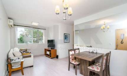 Apartamento com 3 quartos e 1 vaga à venda no bairro Jardim Carvalho em Porto Alegre
