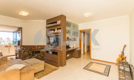 Apartamento com 2 quartos e 2 vagas à venda no bairro Menino Deus em Porto Alegre