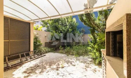 Casa de 3 quartos com 2 vagas à venda no bairro Jardim Sabará em Porto Alegre