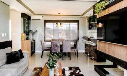 Apartamento de 3 quartos 2 suítes e 2 vagas à venda no bairro Vila Ipiranga em Porto Alegre