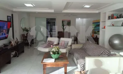 Apartamento de 3 quartos com 1 vaga à venda no bairro Moinhos de Vento em Porto Alegre