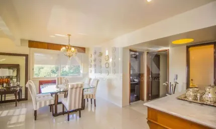 Apartamento com 3 quartos e 2 vagas à venda no bairro Moinhos de Vento em Porto Alegre