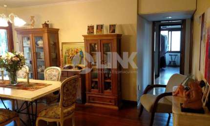 Apartamento de 3 quartos com 3 vagas à venda no bairro Chácara das Pedras em Porto Alegre