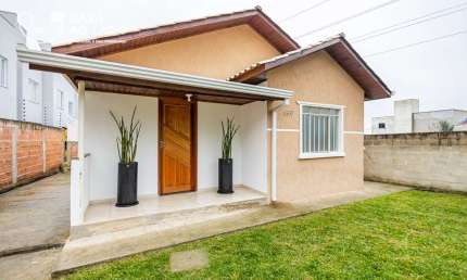 Casa com 3 quartos para alugar na Rua Alberto Klemtz, 1357, Portão, Curitiba