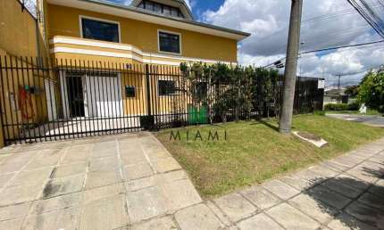 Sobrado com 3 dormitórios à venda, 180 m² por R$ 950.000,00 - Capão Raso - Curitiba/PR