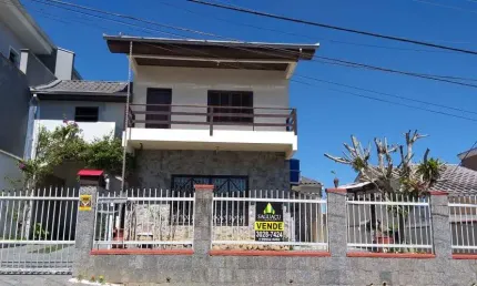 Casa para Venda em Joinville, Costa e Silva, 5 dormitórios, 3 suítes, 3 banheiros, 3 vagas
