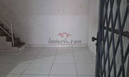 Casa com 2 quartos à venda na Rua Capitão Menezes, 1318, Praça Seca, Rio de Janeiro, 96 m2 por R$ 135.000