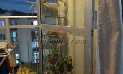 Apartamento com 3 quartos à venda na Estrada dos Bandeirantes, 7276, Curicica, Rio de Janeiro, 63 m2 por R$ 250.000