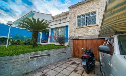 Casa com 4 quartos à venda na Rua Ana Silva, 515, Pechincha, Rio de Janeiro, 260 m2 por R$ 790.000