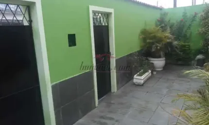 Casa com 3 quartos à venda na Rua Mambares, 200, Marechal Hermes, Rio de Janeiro, 130 m2 por R$ 450.000