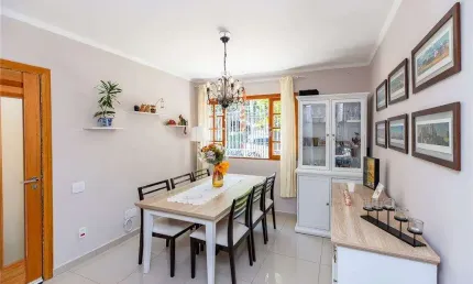 Casa com 3 quartos, 210m², à venda em São Paulo, Campo Belo