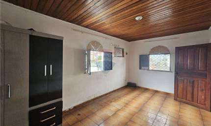 Invista em Ampla Casa com ótima localização em Manaus!