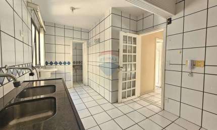 Apartamento no Vieiralves, 2 quartos sendo uma suíte, em condomínio