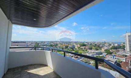 Apartamento 1 por andar com 300m2, no centro, 5 suítes, documentado