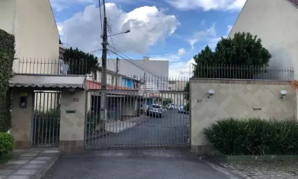 Casa com 3 quartos para alugar na Rua Máximo João Kopp, 83, Santa Cândida, Curitiba, 120 m2 por R$ 2.700