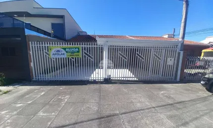 Casa com 3 quartos para alugar na Rua Fortaleza, 297, Cajuru, Curitiba, 100 m2 por R$ 2.200