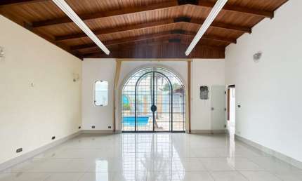 Casa com 1 quarto para alugar na Avenida Santos Dumont, 1494, Boa Vista, Londrina