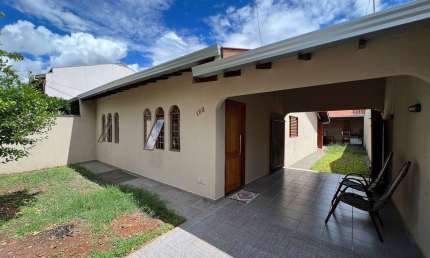 Casa à venda, por R$ 650.000,00. Jardim Tarumá na região leste em Londrina-PR