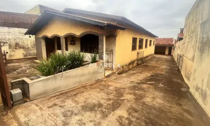 Casa em Avenida Comercial | Região do Aeroporto | 490m2 ! R$ 570.000,00