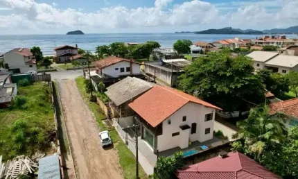 Casa com 2 quartos à venda na Rua Rio Negrinho, Centro, Balneário Piçarras