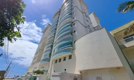 Apartamento com 3 Dormitórios,  1 Suite,  2 Vagas e com 135M² em Gravatá por R$ 1.400.000.  Imóvel Residencial em Navegantes/SC.