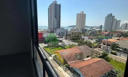 Apartamento com 03 Dormitórios,  02 Suítes,  2 Vagas e com 90M² em Centro por R$ 900.000.  Imóvel Residencial em Balneário Piçarras/SC.