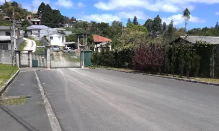 Lindo terreno 250M² em aclive cond. fechado São Dimas