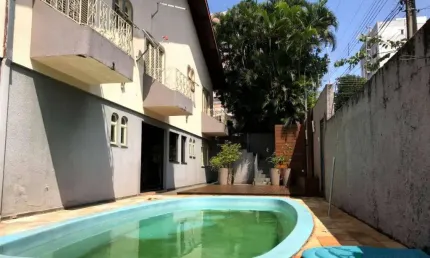 Casa com 6 dormitórios à venda, 320 m² por R$ 900.000,00 - Vila Larsen 1 - Londrina/PR