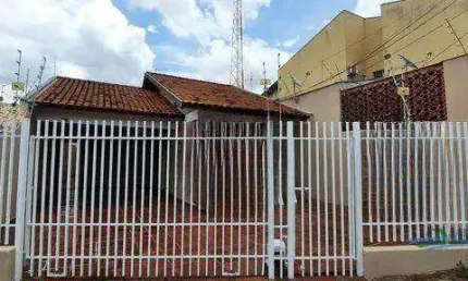 Casa com 3 dormitórios para alugar, 150 m² por R$ 3.300,00/mês - Jardim Lilian - Londrina/PR