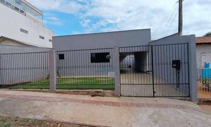 Casa com 3 dormitórios para alugar, 100 m² por R$ 1.800,00/mês - Luiz de Sá - Londrina/PR