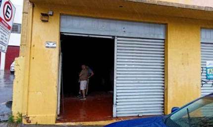Barracão para alugar, 140 m² por R$ 3.500,00/mês - Centro - Londrina/PR