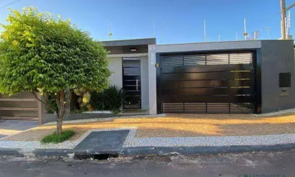 Casa com 5 dormitórios à venda, 172 m² por R$ 900.000,00 - Antonio Frederico - Ibiporã/PR